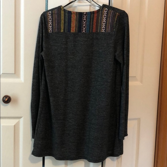 Embroidered cardigan with pockets! - Picture 2 of 4